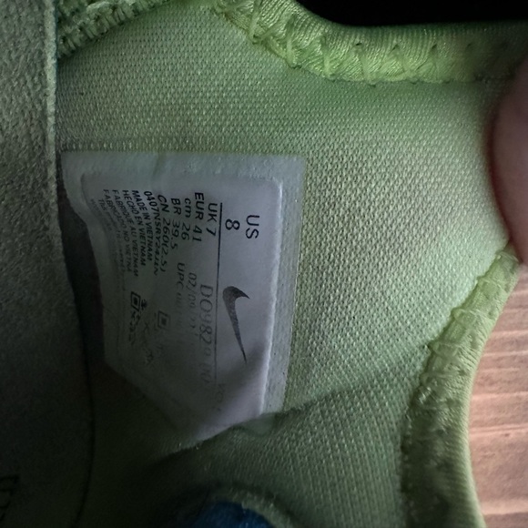 Nike LeBron 19 Low Basketball Shoes - Picture 3 of 9